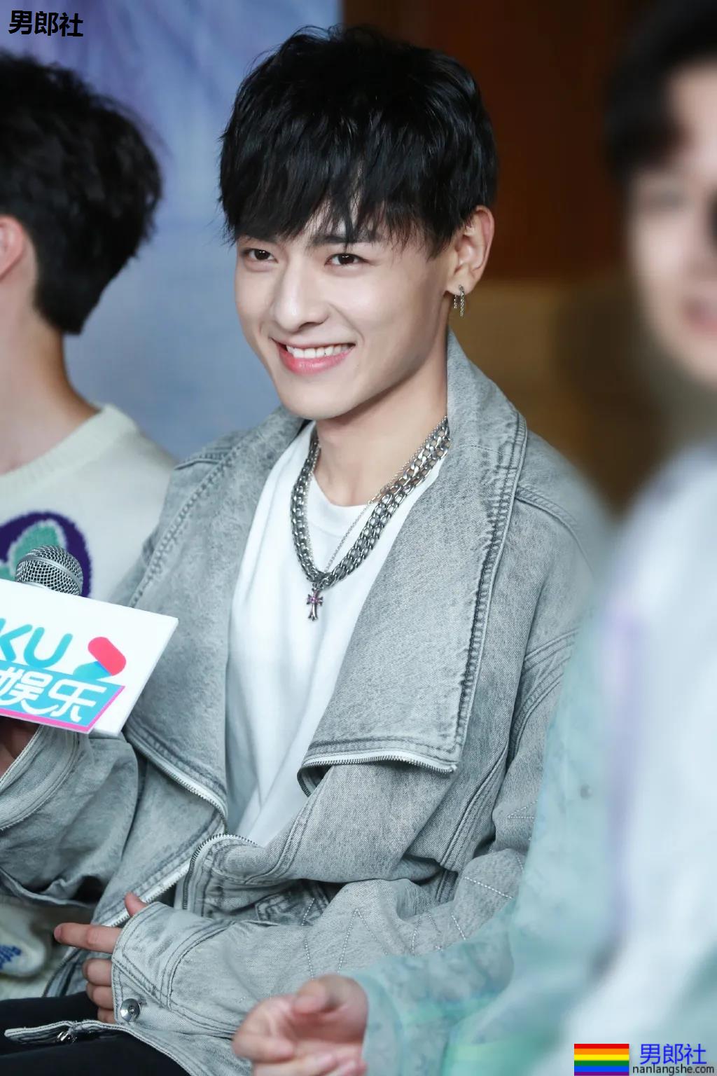 《琉璃》腾蛇神君意外大火！这个高鼻梁小奶狗，终于出圈了！ - 51虹马