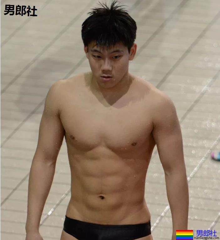 游泳体育生训练，集美们都不淡定了？ - 51虹马