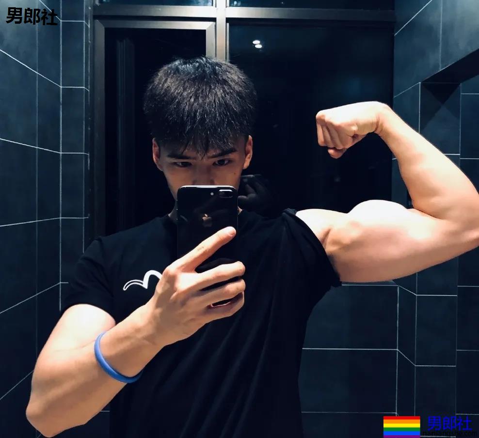 肌肉型男，主要还是看脸？ - 51虹马