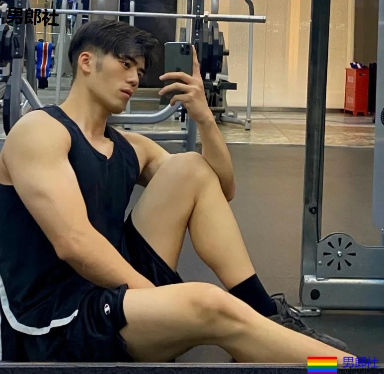 肌肉型男，主要还是看脸？ - 51虹马