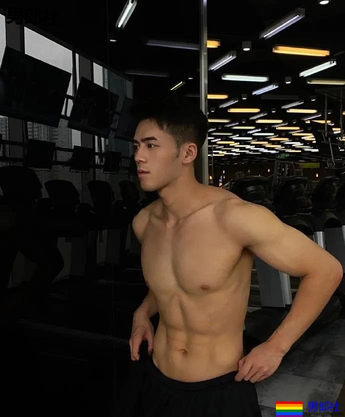 肌肉型男，主要还是看脸？ - 51虹马