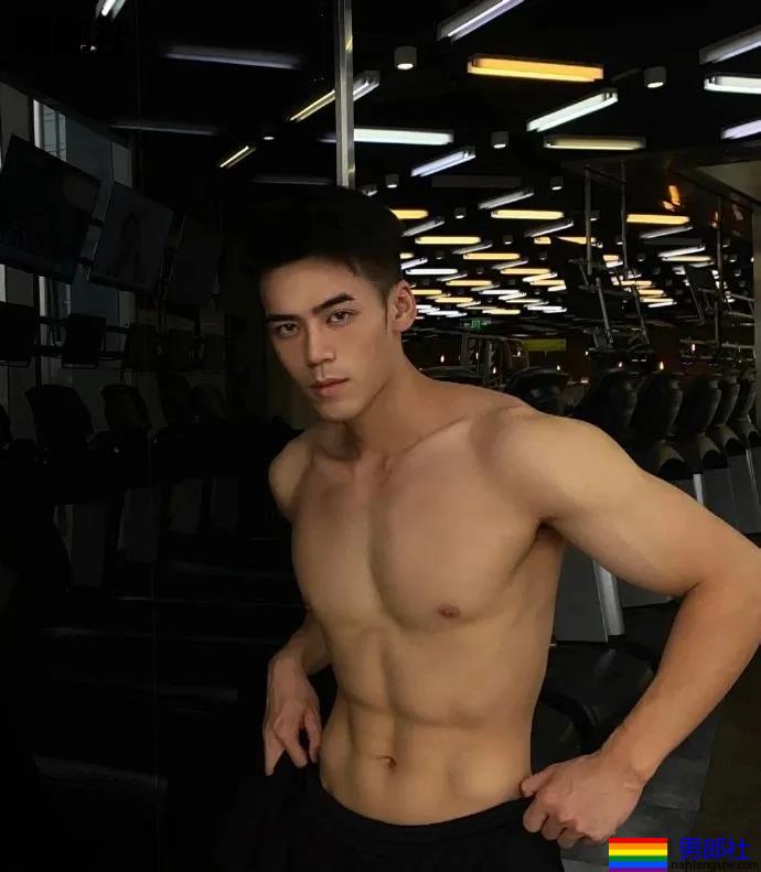 肌肉型男，主要还是看脸？ - 51虹马