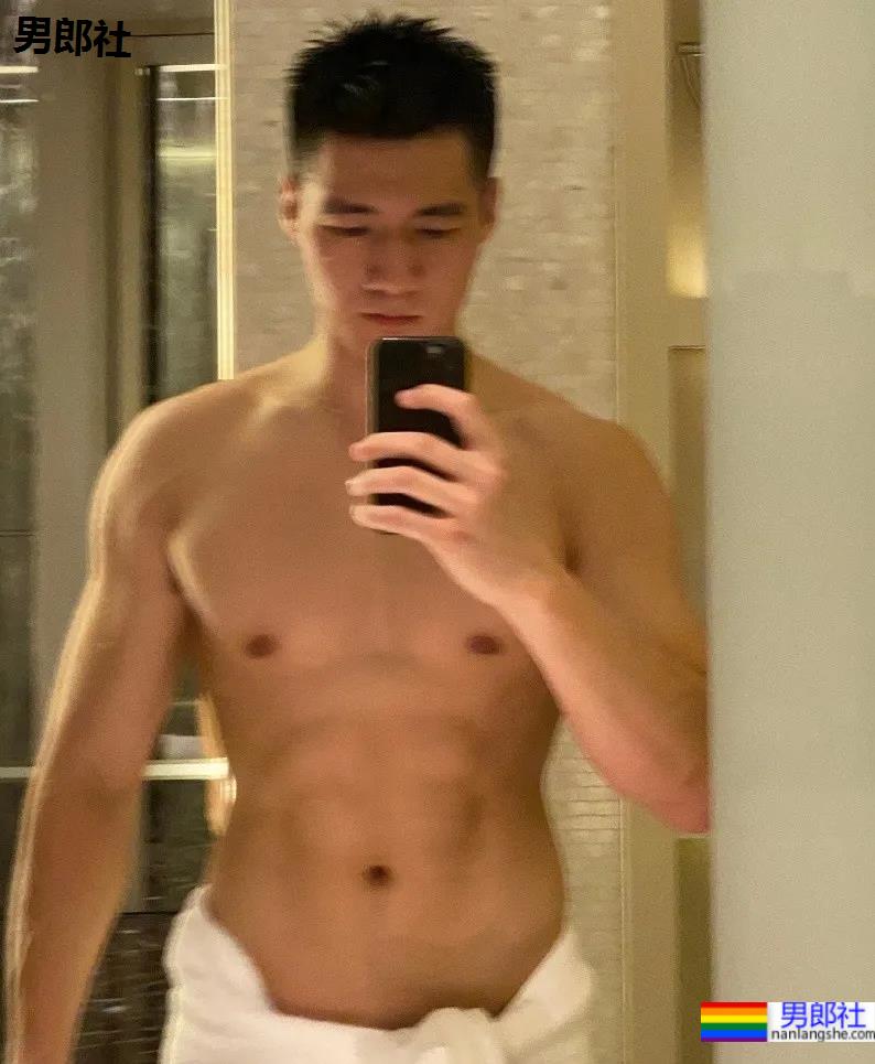 寸头肌肉特警小哥火了，这硬核写真治好了网友的性冷淡！ - 51虹马