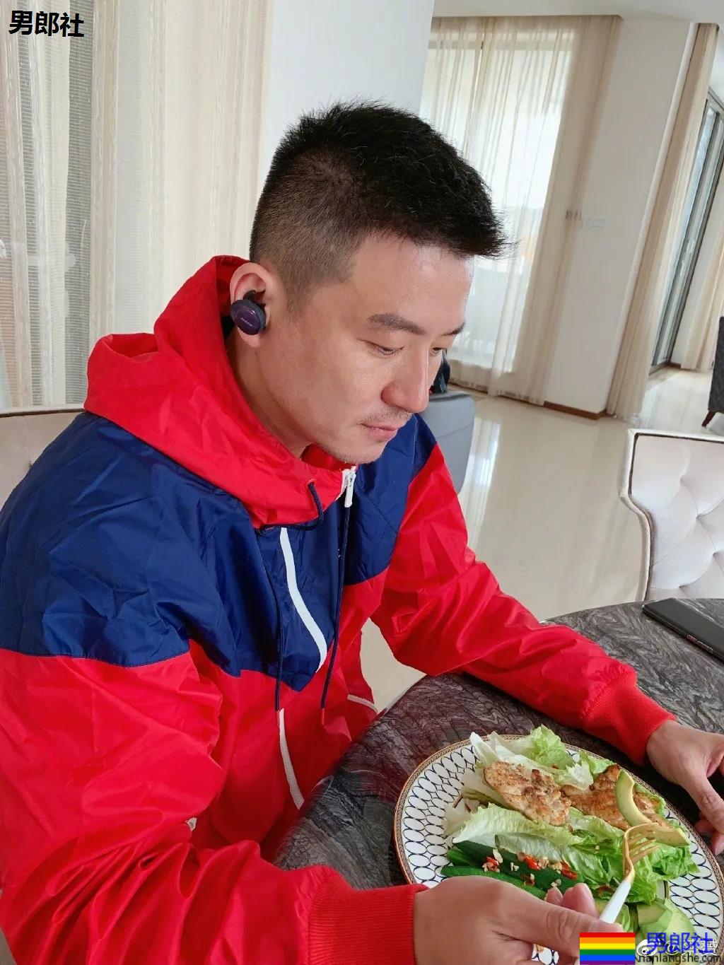 四十岁转行做主播?曾比林丹还帅的羽毛球帅哥变什么样了? - 51虹马 四十岁转行做主播?曾比林丹还帅的羽毛球帅哥变什么样了? - 51虹马