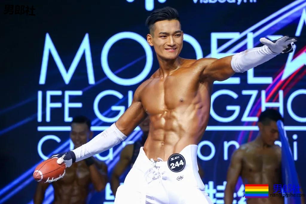 长腿腱子肉体育生,这身子也太馋了! - 51虹马 长腿腱子肉体育生,这身子也太馋了! - 51虹马