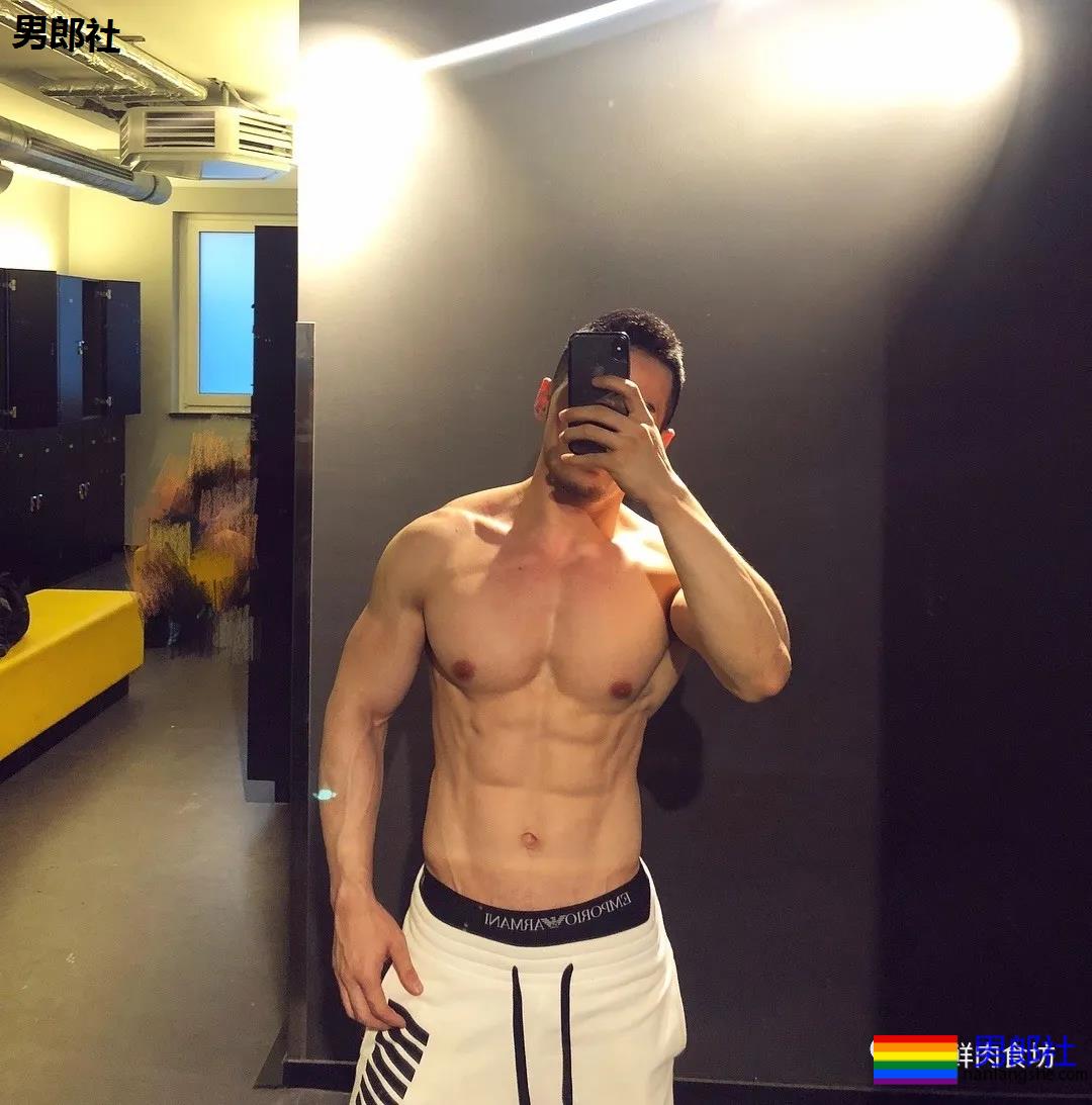 正装翘臀熟男自拍生图一览，这身材有谁抗得住？ - 51虹马