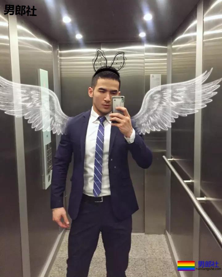 正装翘臀熟男自拍生图一览，这身材有谁抗得住？ - 51虹马