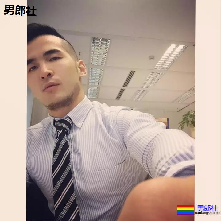 正装翘臀熟男自拍生图一览，这身材有谁抗得住？ - 51虹马