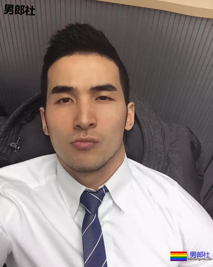 正装翘臀熟男自拍生图一览，这身材有谁抗得住？ - 51虹马