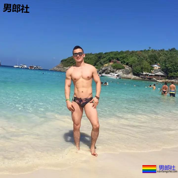 正装翘臀熟男自拍生图一览，这身材有谁抗得住？ - 51虹马