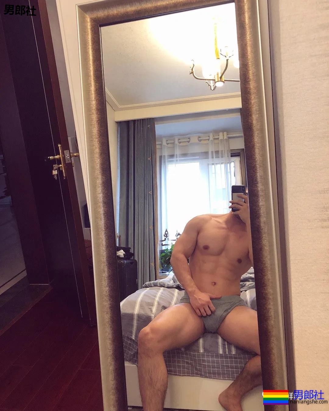 正装翘臀熟男自拍生图一览，这身材有谁抗得住？ - 51虹马