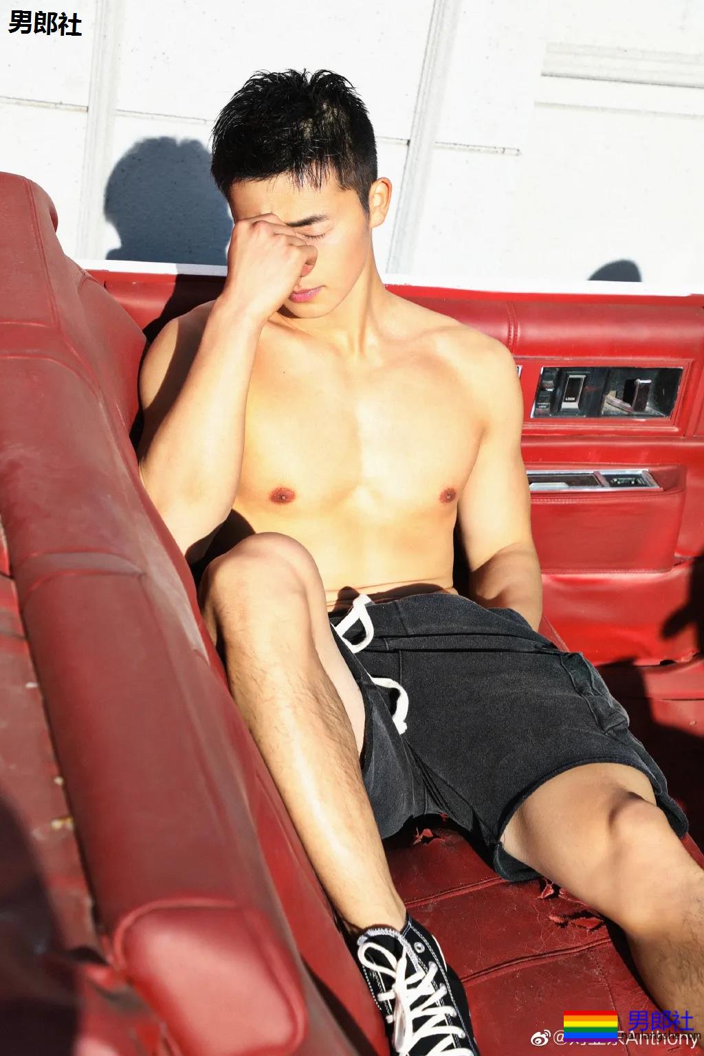 北体大单眼皮肌肉小哥，撞脸《想见你》施柏宇，有点心动！ - 51虹马