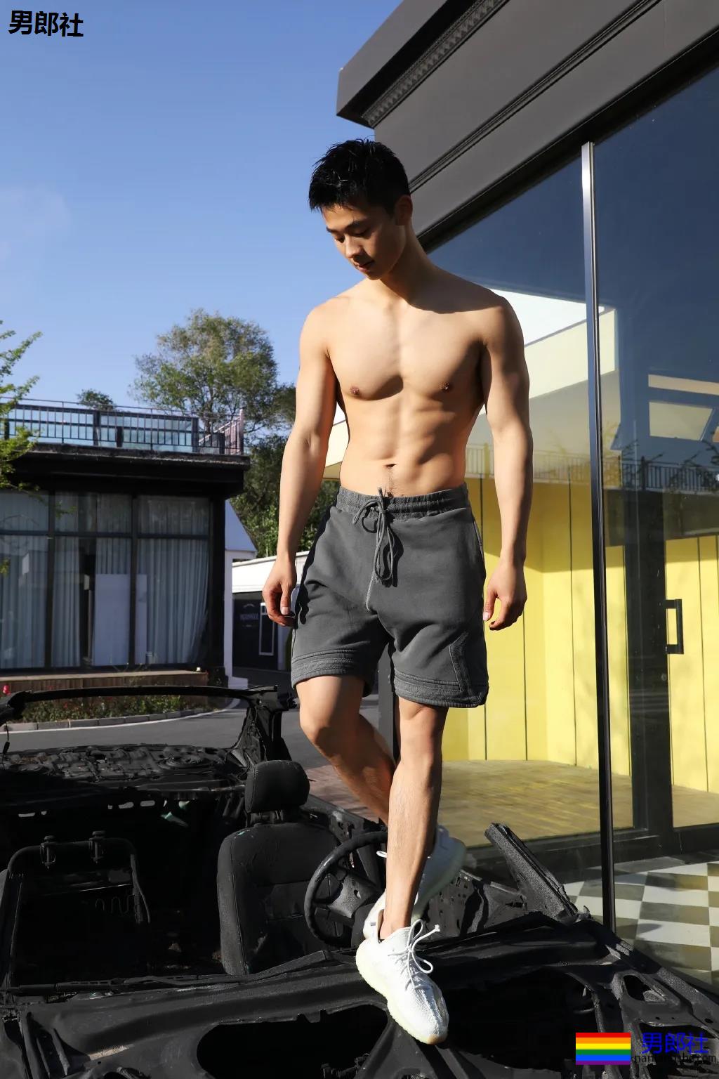 北体大单眼皮肌肉小哥，撞脸《想见你》施柏宇，有点心动！ - 51虹马