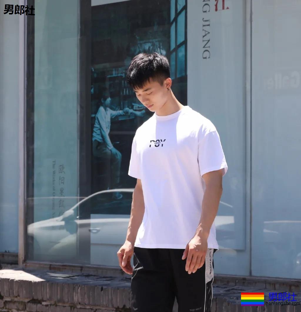 北体大单眼皮肌肉小哥，撞脸《想见你》施柏宇，有点心动！ - 51虹马