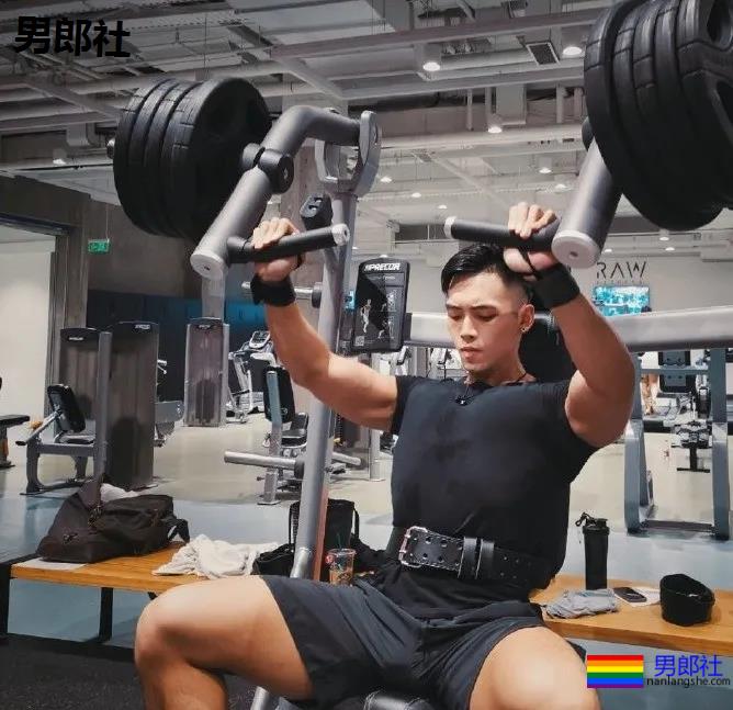 Men体育生私教又火了 - 51虹马