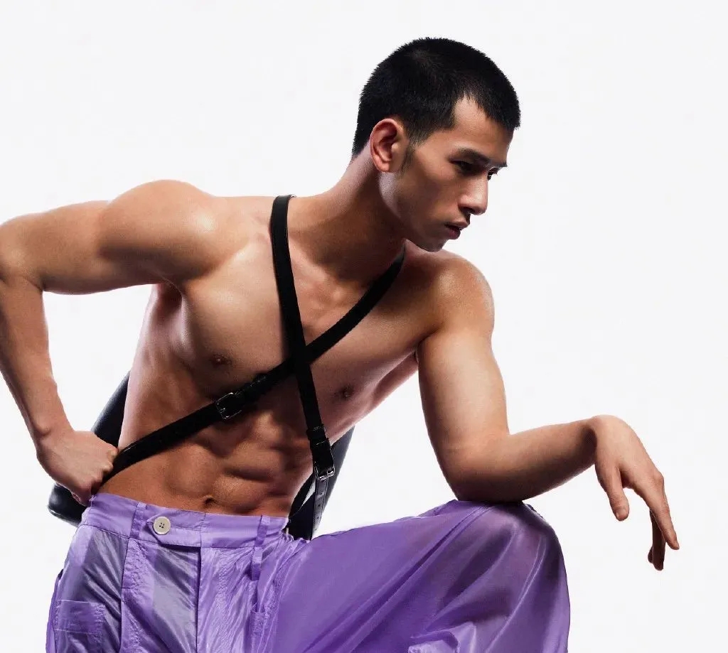 98年寸头小狼狗拍运动大片，这也太A了吧？！-51虹马