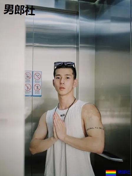 98年寸头小狼狗拍运动大片,这也太A了吧?! - 51虹马 98年寸头小狼狗拍运动大片,这也太A了吧?! - 51虹马