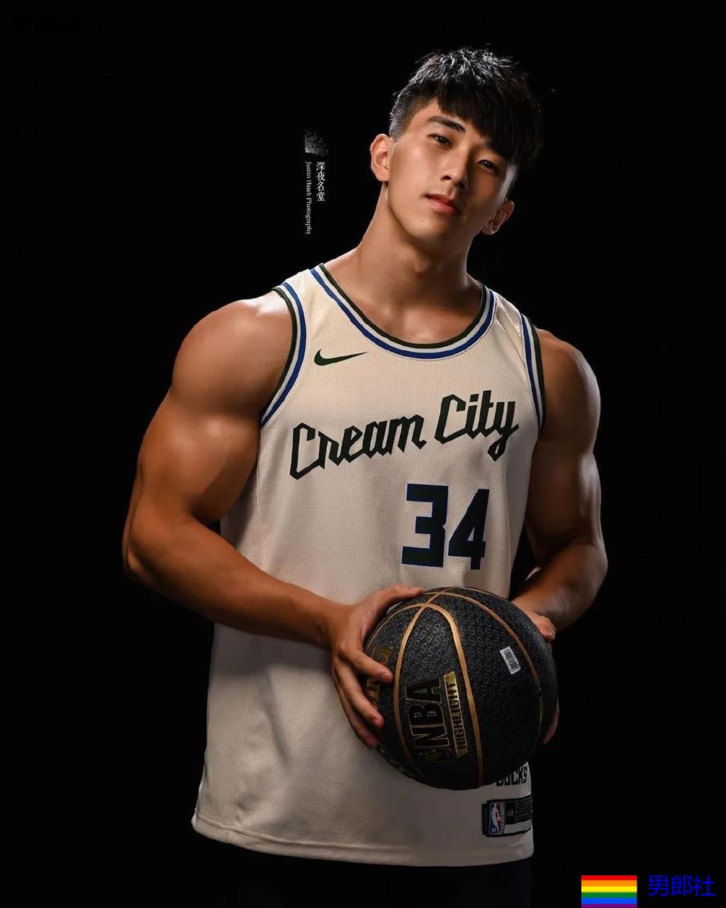 健身私教腹肌照被疯传!童颜小奶狗成功蜕变肌肉先生! - 51虹马 健身私教腹肌照被疯传!童颜小奶狗成功蜕变肌肉先生! - 51虹马