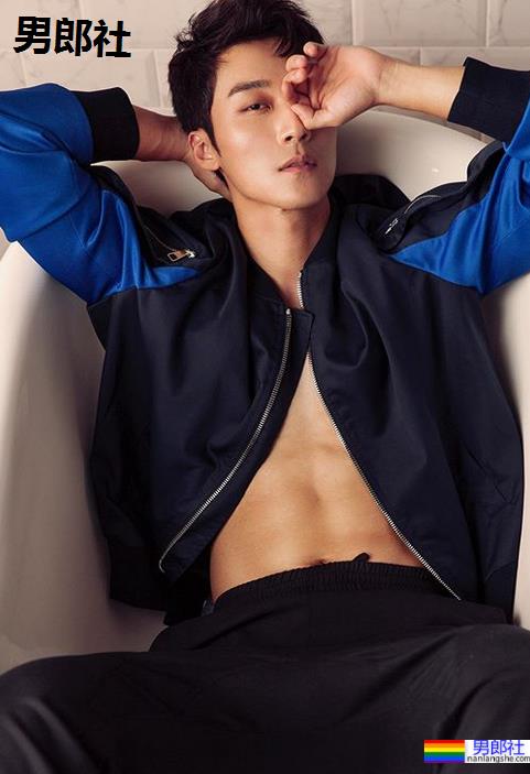 腹肌男神卞庆华自慰飞机流出后最新专访视频来了，太尴尬了！ - 51虹马