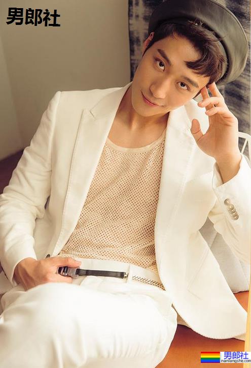 腹肌男神卞庆华自慰飞机流出后最新专访视频来了，太尴尬了！ - 51虹马