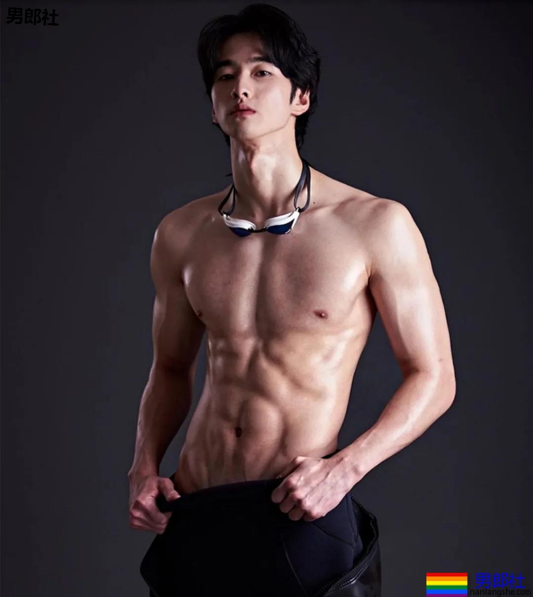 2枚体院男孩，你选谁？ - 51虹马