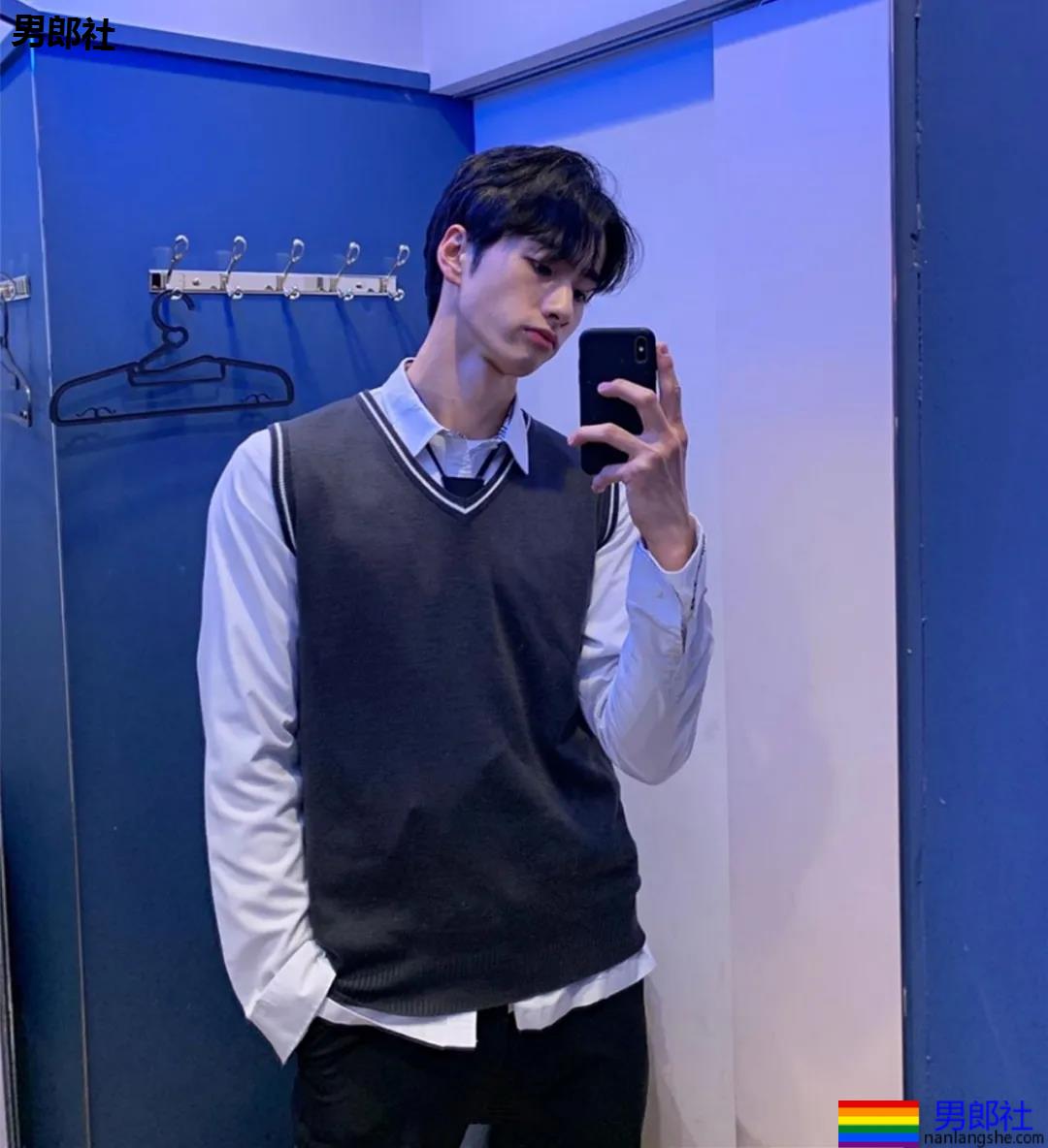 2枚体院男孩，你选谁？ - 51虹马