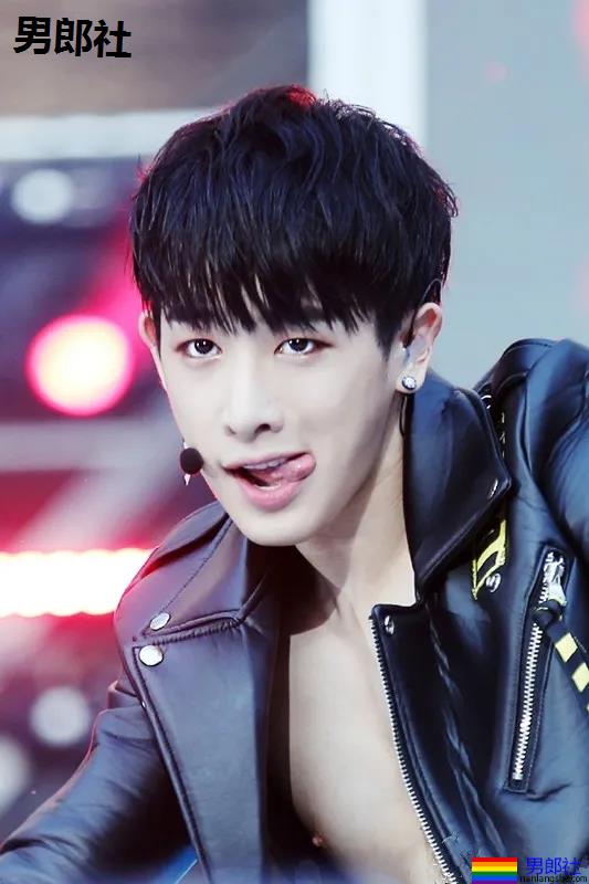 痞坏白嫩小奶狗黑料和腹肌一样多!退队后复出,腱子肉身材让人窒息! - 51虹马 痞坏白嫩小奶狗黑料和腹肌一样多!退队后复出,腱子肉身材让人窒息! - 51虹马