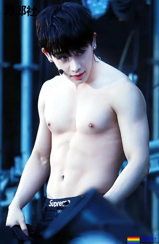 痞坏白嫩小奶狗黑料和腹肌一样多!退队后复出,腱子肉身材让人窒息! - 51虹马 痞坏白嫩小奶狗黑料和腹肌一样多!退队后复出,腱子肉身材让人窒息! - 51虹马