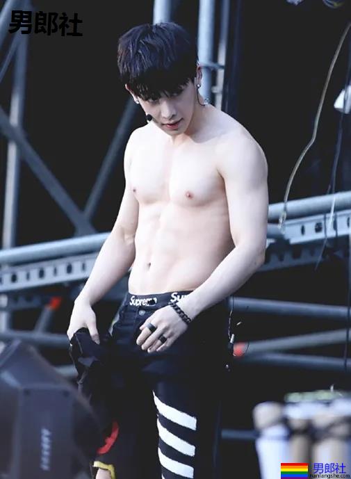 痞坏白嫩小奶狗黑料和腹肌一样多!退队后复出,腱子肉身材让人窒息! - 51虹马 痞坏白嫩小奶狗黑料和腹肌一样多!退队后复出,腱子肉身材让人窒息! - 51虹马