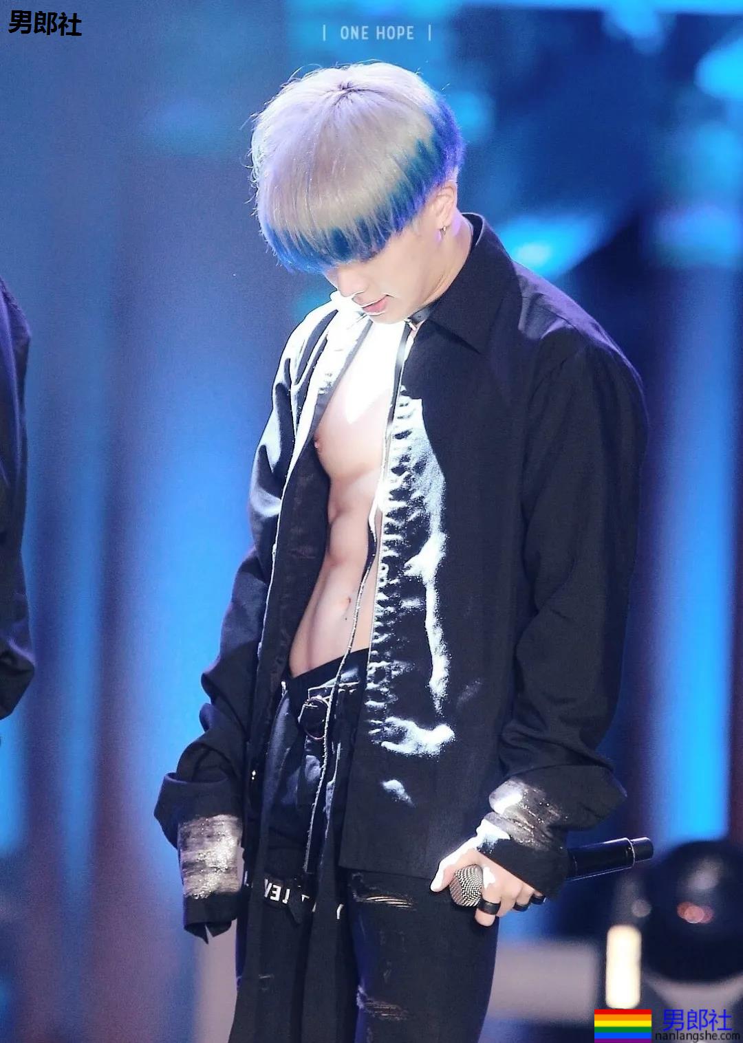 痞坏白嫩小奶狗黑料和腹肌一样多!退队后复出,腱子肉身材让人窒息! - 51虹马 痞坏白嫩小奶狗黑料和腹肌一样多!退队后复出,腱子肉身材让人窒息! - 51虹马