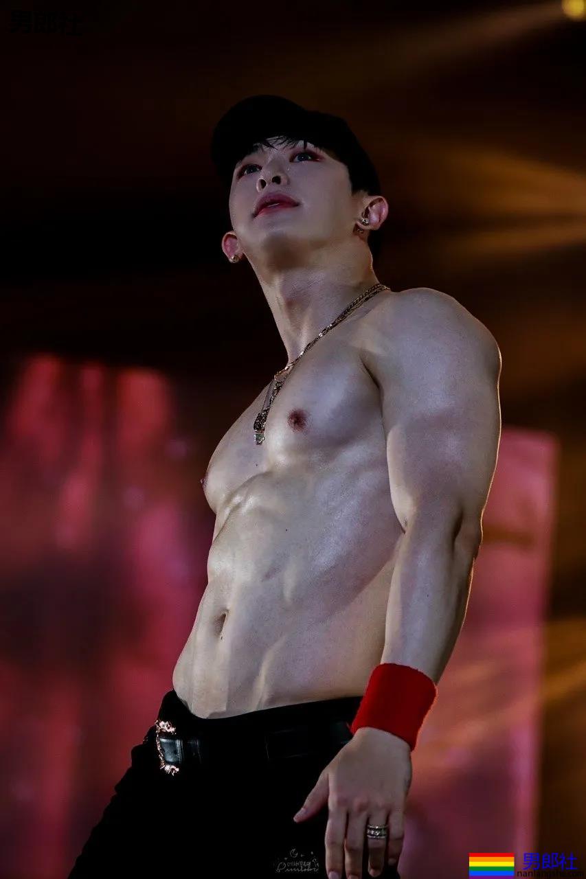 痞坏白嫩小奶狗黑料和腹肌一样多!退队后复出,腱子肉身材让人窒息! - 51虹马 痞坏白嫩小奶狗黑料和腹肌一样多!退队后复出,腱子肉身材让人窒息! - 51虹马