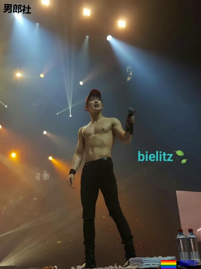 痞坏白嫩小奶狗黑料和腹肌一样多!退队后复出,腱子肉身材让人窒息! - 51虹马 痞坏白嫩小奶狗黑料和腹肌一样多!退队后复出,腱子肉身材让人窒息! - 51虹马