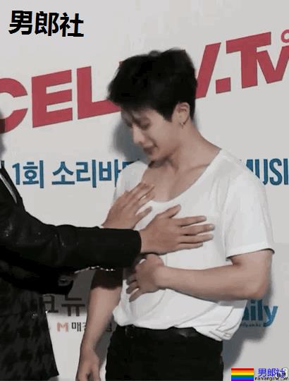 痞坏白嫩小奶狗黑料和腹肌一样多!退队后复出,腱子肉身材让人窒息! - 51虹马 痞坏白嫩小奶狗黑料和腹肌一样多!退队后复出,腱子肉身材让人窒息! - 51虹马