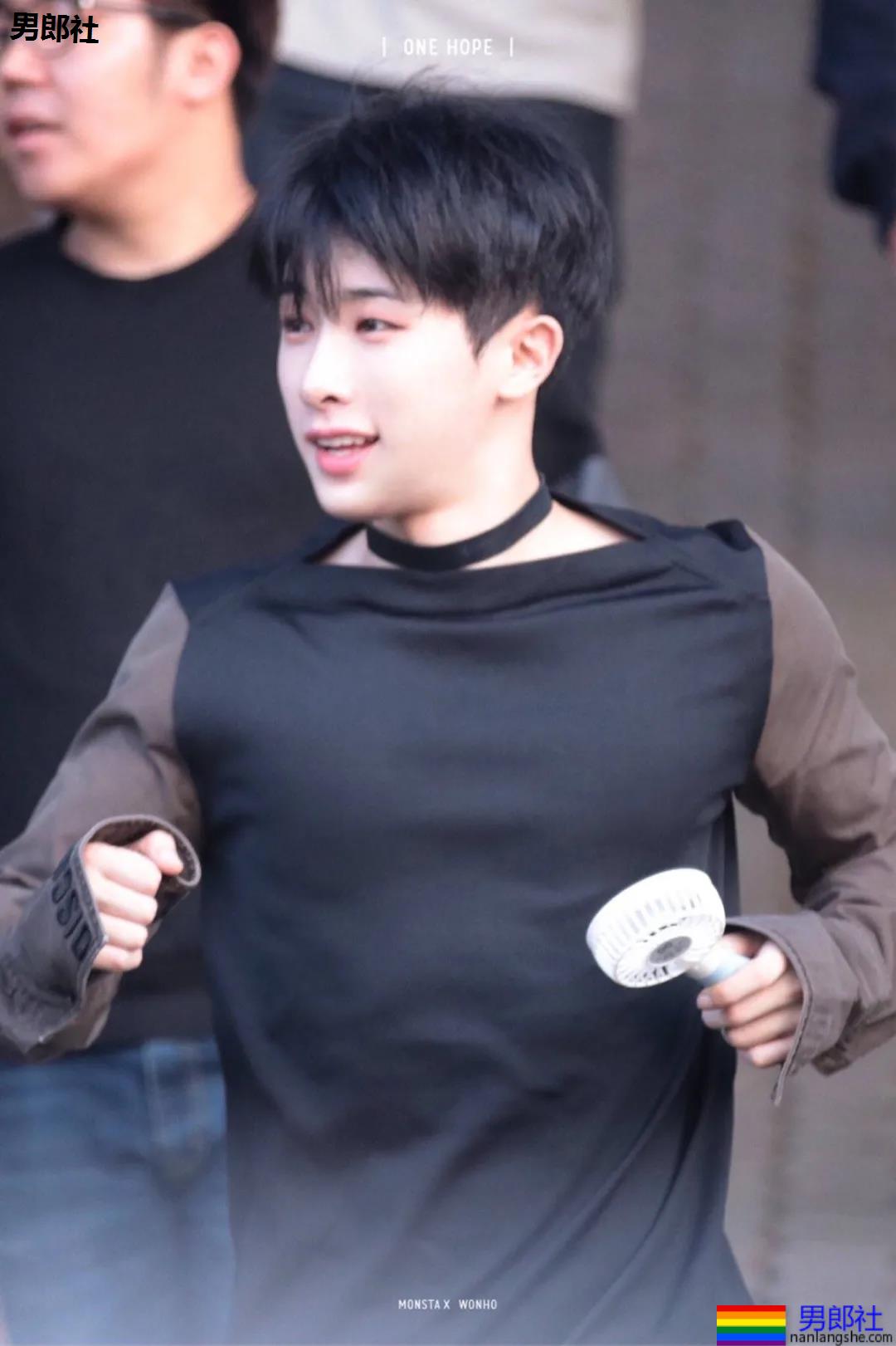 痞坏白嫩小奶狗黑料和腹肌一样多!退队后复出,腱子肉身材让人窒息! - 51虹马 痞坏白嫩小奶狗黑料和腹肌一样多!退队后复出,腱子肉身材让人窒息! - 51虹马