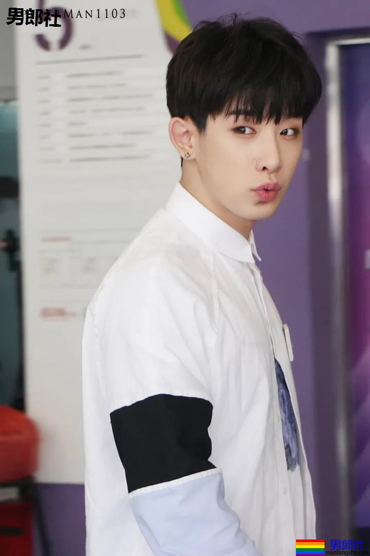 痞坏白嫩小奶狗黑料和腹肌一样多!退队后复出,腱子肉身材让人窒息! - 51虹马 痞坏白嫩小奶狗黑料和腹肌一样多!退队后复出,腱子肉身材让人窒息! - 51虹马