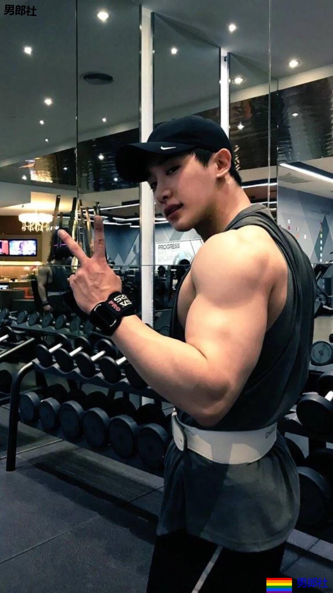 痞坏白嫩小奶狗黑料和腹肌一样多!退队后复出,腱子肉身材让人窒息! - 51虹马 痞坏白嫩小奶狗黑料和腹肌一样多!退队后复出,腱子肉身材让人窒息! - 51虹马