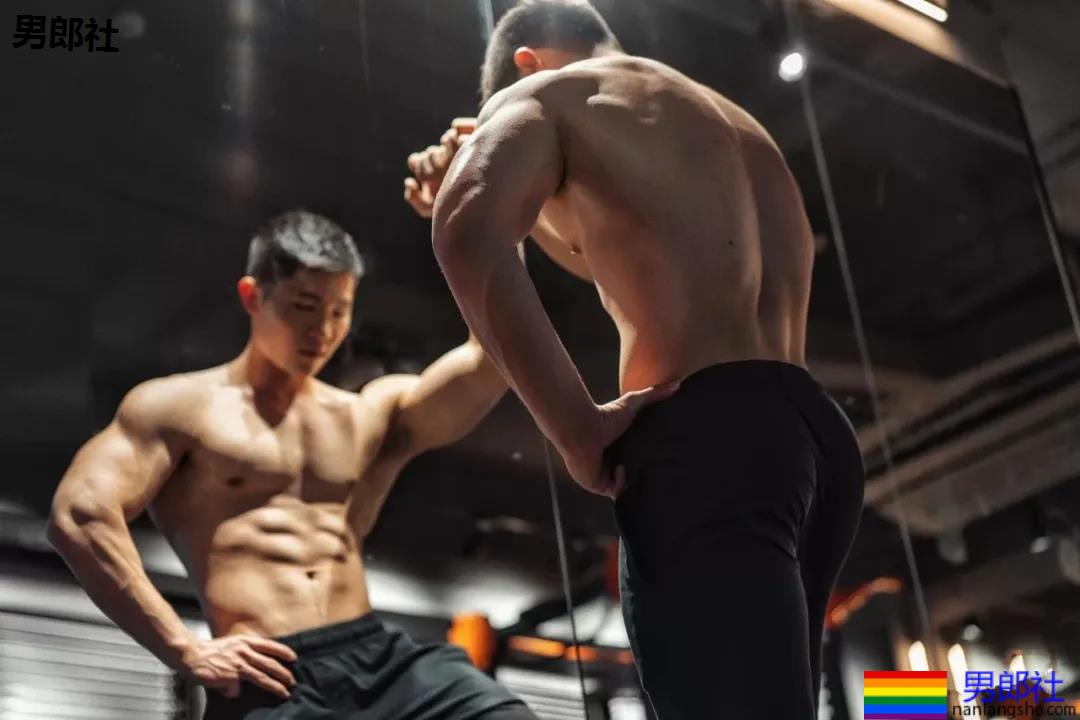 寸头腱子肉私教走红,让我康康有谁想报课? - 51虹马 寸头腱子肉私教走红,让我康康有谁想报课? - 51虹马