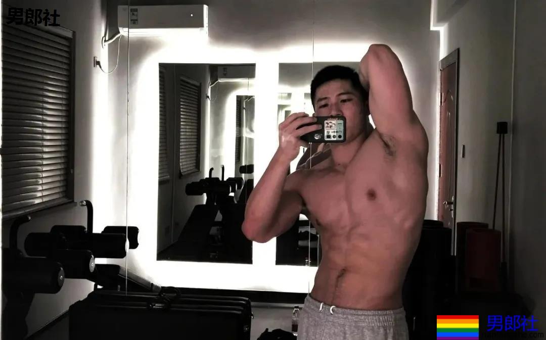 寸头腱子肉私教走红,让我康康有谁想报课? - 51虹马 寸头腱子肉私教走红,让我康康有谁想报课? - 51虹马