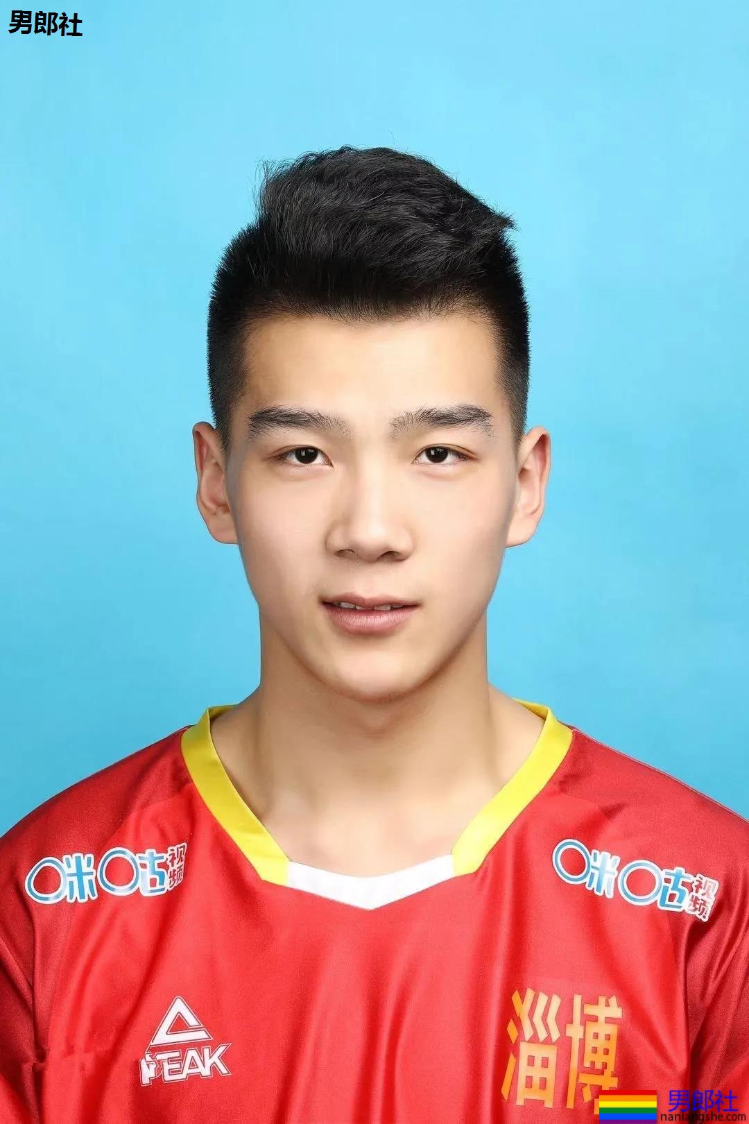 00后男排运动员火了!195大长腿的山东小哥,果然不错! - 51虹马 00后男排运动员火了!195大长腿的山东小哥,果然不错! - 51虹马