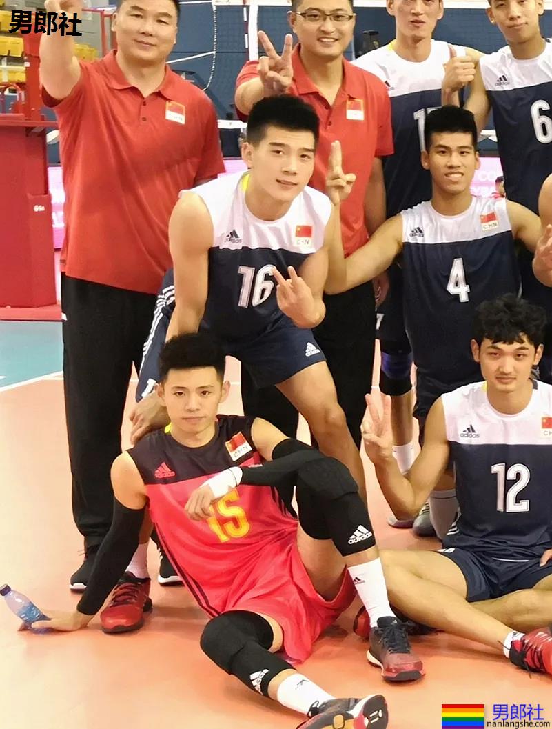 00后男排运动员火了!195大长腿的山东小哥,果然不错! - 51虹马 00后男排运动员火了!195大长腿的山东小哥,果然不错! - 51虹马