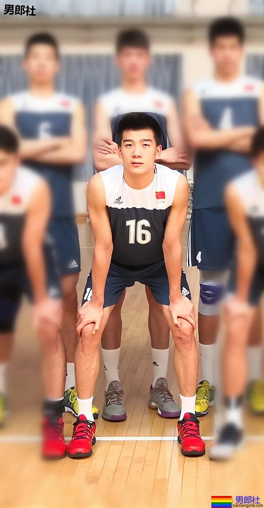 00后男排运动员火了!195大长腿的山东小哥,果然不错! - 51虹马 00后男排运动员火了!195大长腿的山东小哥,果然不错! - 51虹马