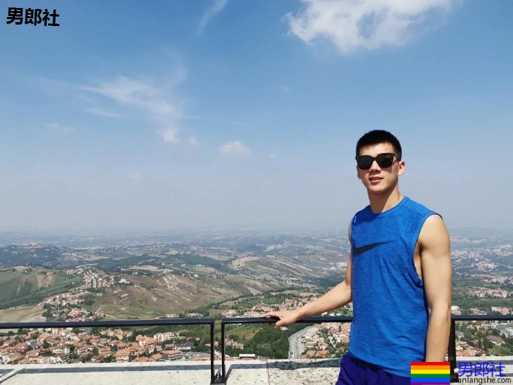 00后男排运动员火了!195大长腿的山东小哥,果然不错! - 51虹马 00后男排运动员火了!195大长腿的山东小哥,果然不错! - 51虹马