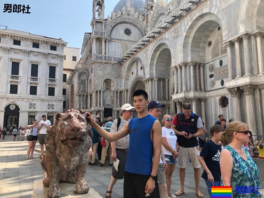 00后男排运动员火了!195大长腿的山东小哥,果然不错! - 51虹马 00后男排运动员火了!195大长腿的山东小哥,果然不错! - 51虹马