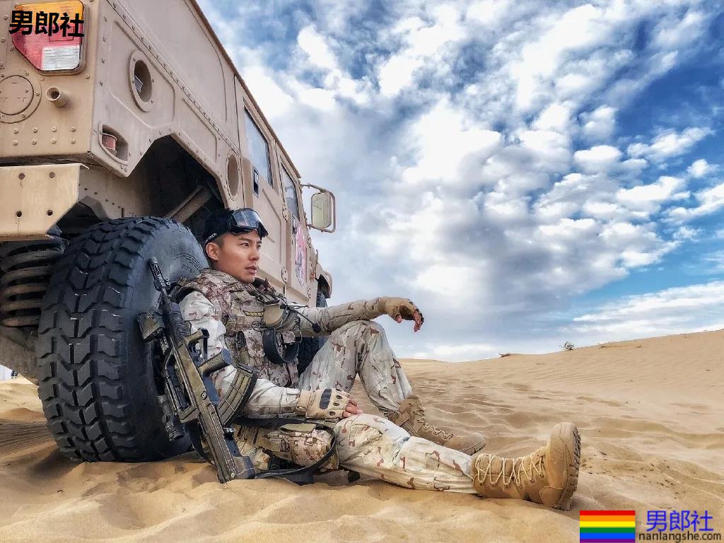 身材不输彭于晏！长腿腱子肉身材，又A又Man! - 51虹马