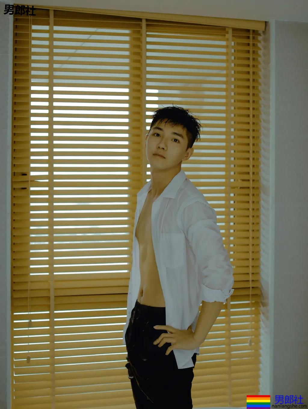 无公害白嫩小奶狗舞蹈老师,忍不住想揉腻他的脸! - 51虹马 无公害白嫩小奶狗舞蹈老师,忍不住想揉腻他的脸! - 51虹马