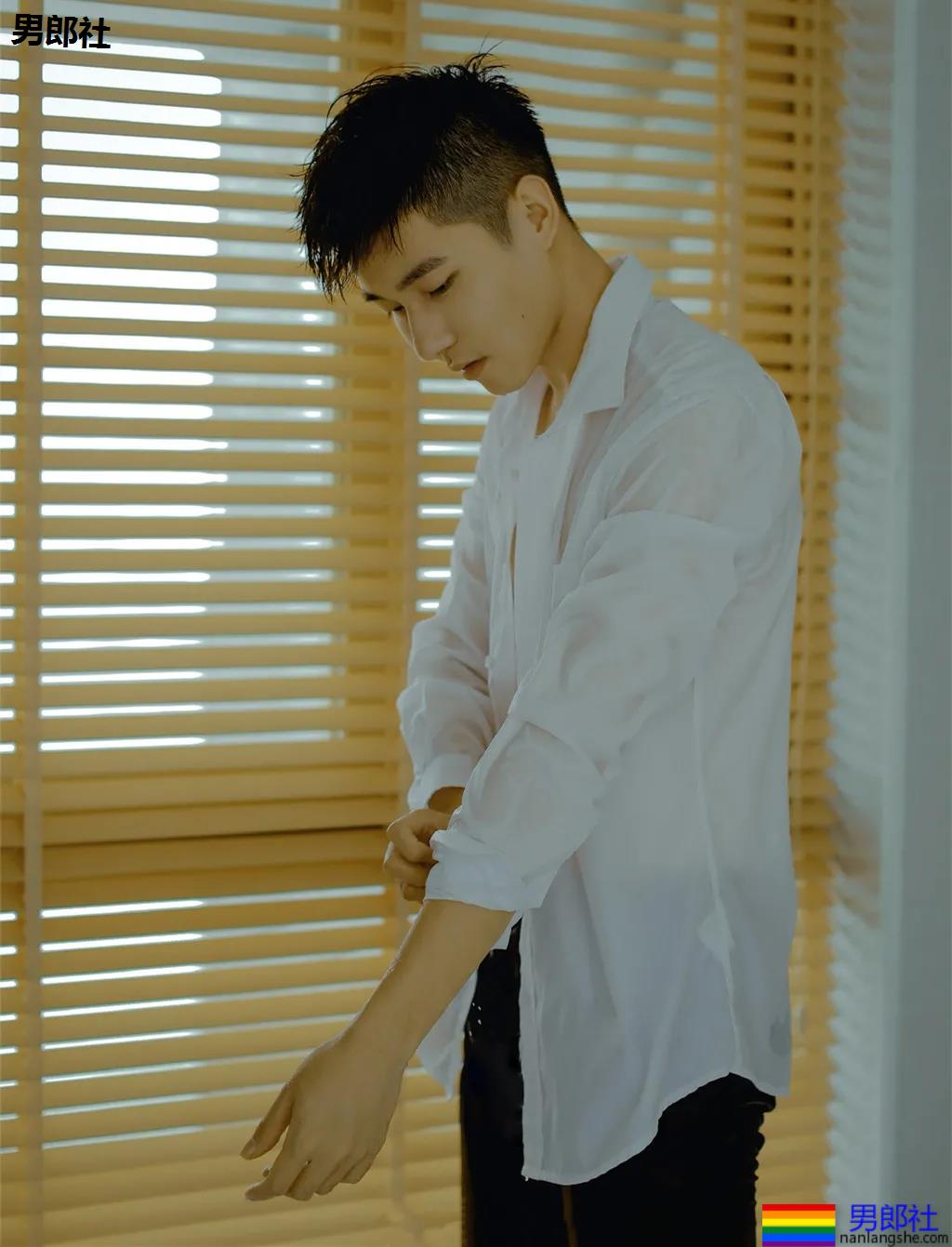 无公害白嫩小奶狗舞蹈老师,忍不住想揉腻他的脸! - 51虹马 无公害白嫩小奶狗舞蹈老师,忍不住想揉腻他的脸! - 51虹马