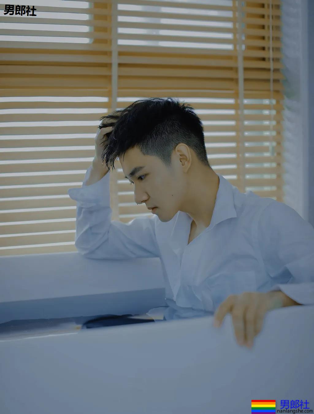 无公害白嫩小奶狗舞蹈老师,忍不住想揉腻他的脸! - 51虹马 无公害白嫩小奶狗舞蹈老师,忍不住想揉腻他的脸! - 51虹马