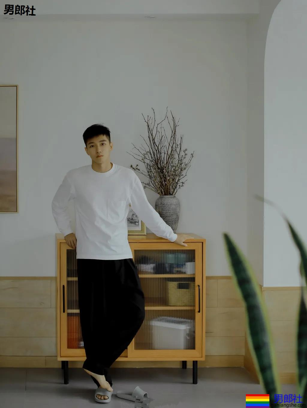 无公害白嫩小奶狗舞蹈老师,忍不住想揉腻他的脸! - 51虹马 无公害白嫩小奶狗舞蹈老师,忍不住想揉腻他的脸! - 51虹马