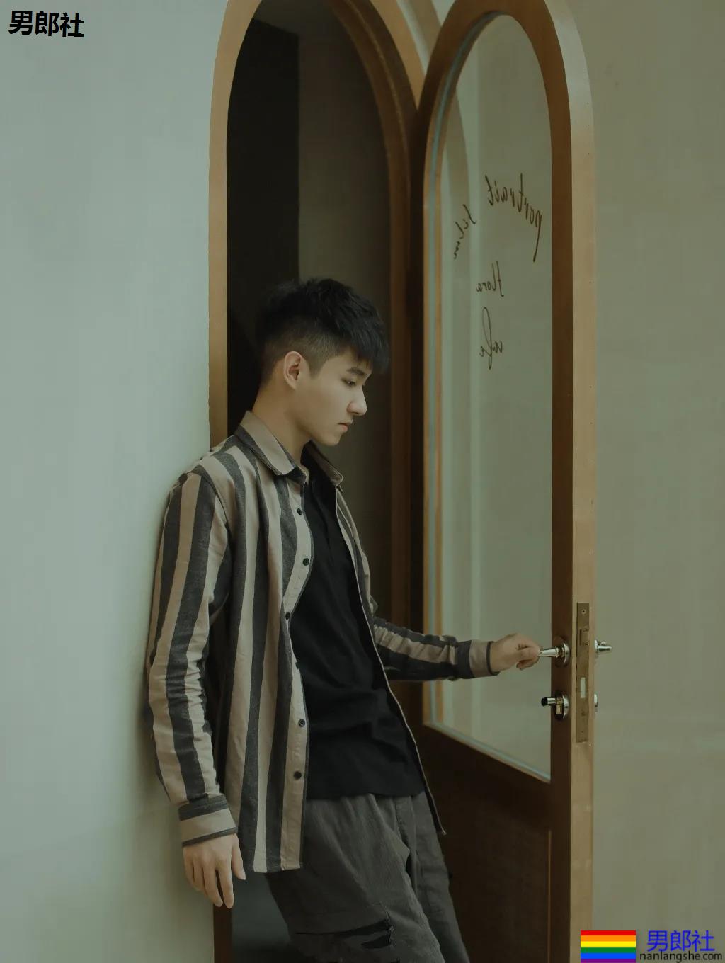 无公害白嫩小奶狗舞蹈老师,忍不住想揉腻他的脸! - 51虹马 无公害白嫩小奶狗舞蹈老师,忍不住想揉腻他的脸! - 51虹马