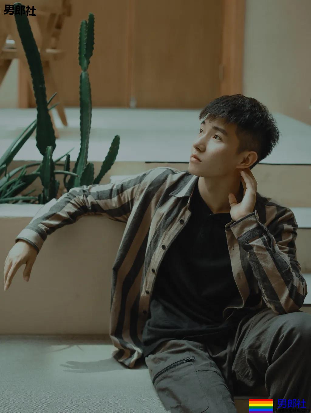 无公害白嫩小奶狗舞蹈老师,忍不住想揉腻他的脸! - 51虹马 无公害白嫩小奶狗舞蹈老师,忍不住想揉腻他的脸! - 51虹马